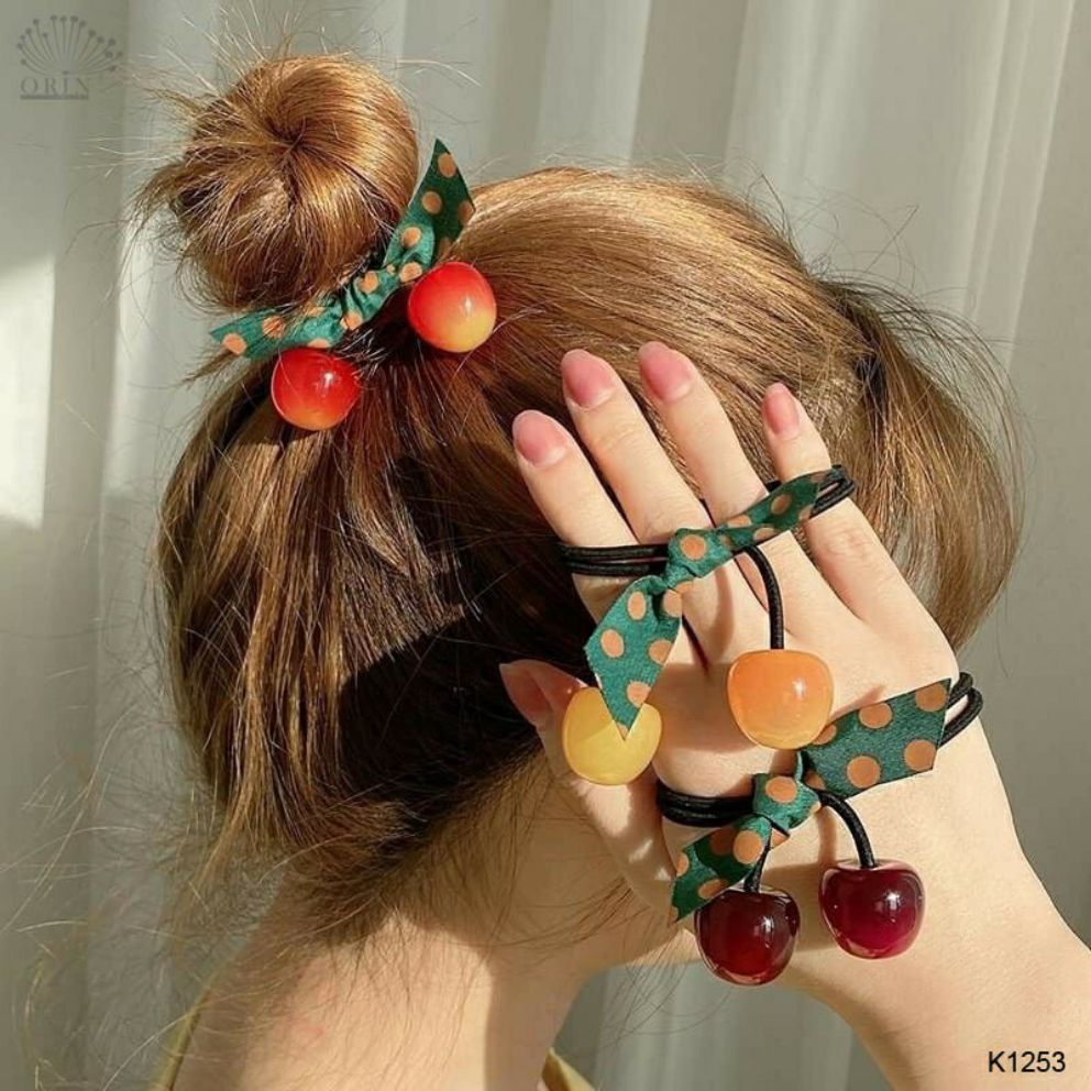 Cột tóc hình trái cherry