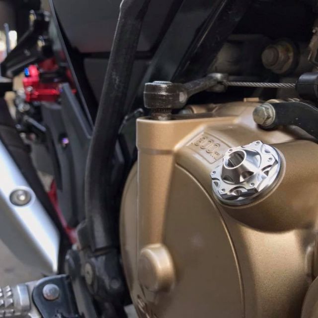 Ốc nắp nhớt Salaza cho các dòng xe Honda - Yamaha