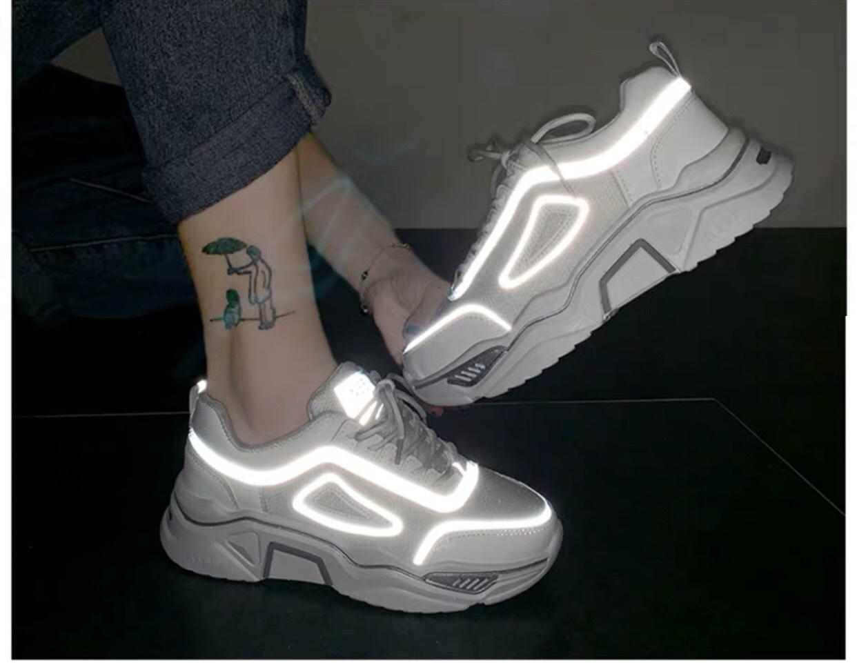Giày thể thao sneakers nữ đế bánh mỳ viền phản quang siêu hót trend
