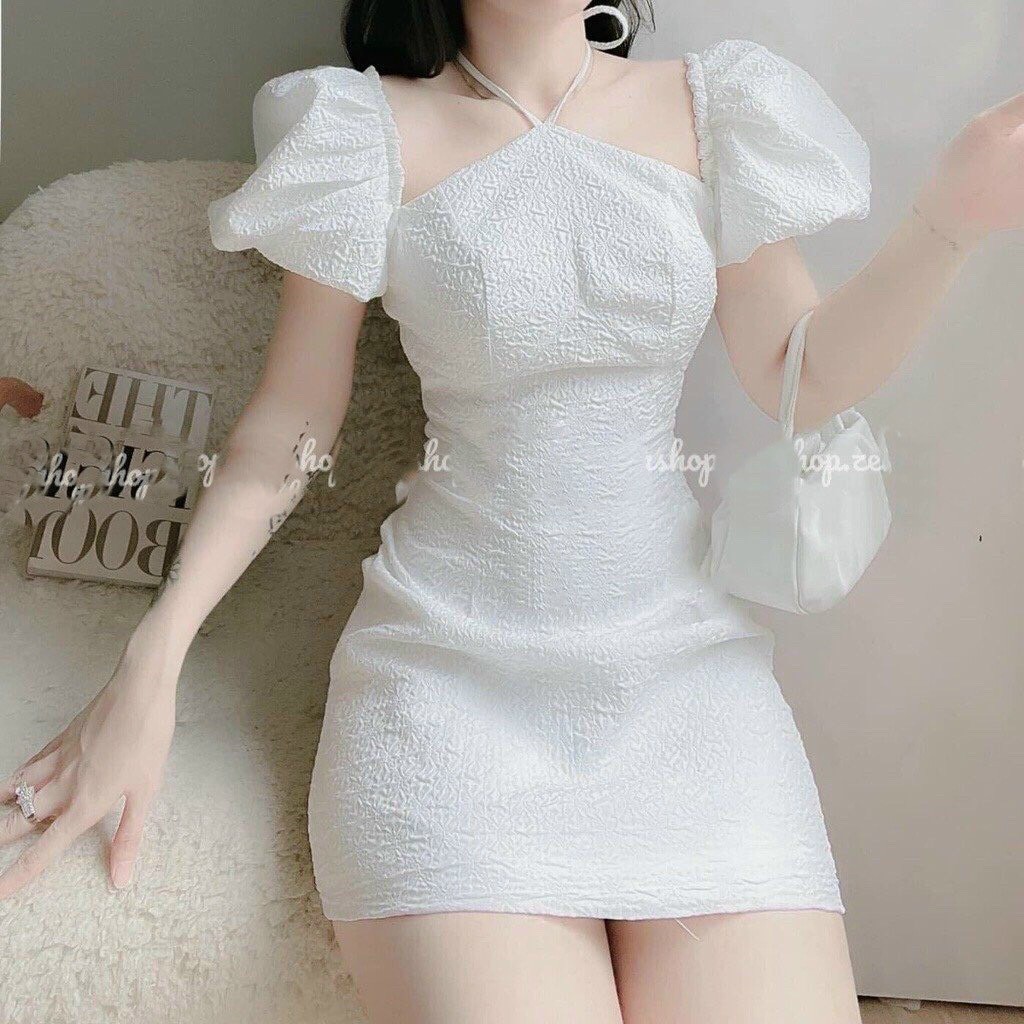 Đầm cổ yếm tay phồng