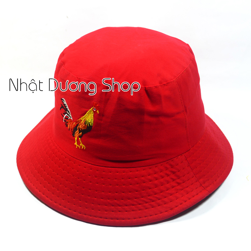 Nón bucket tai bèo thêu con gà trống - Đen chất liệu vải Cotton thoáng mát và nổi bật với họa tiết của nón