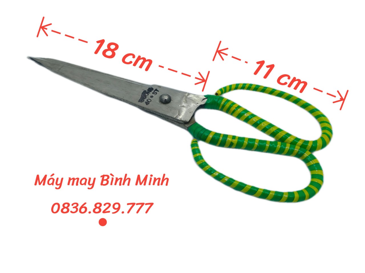 Kéo cắt vải tay quấn vàng xanh