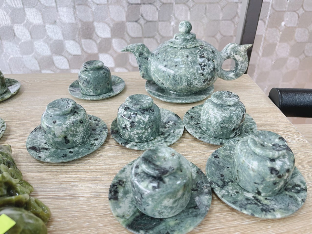Ấm chén đá serpentine tự nhiên