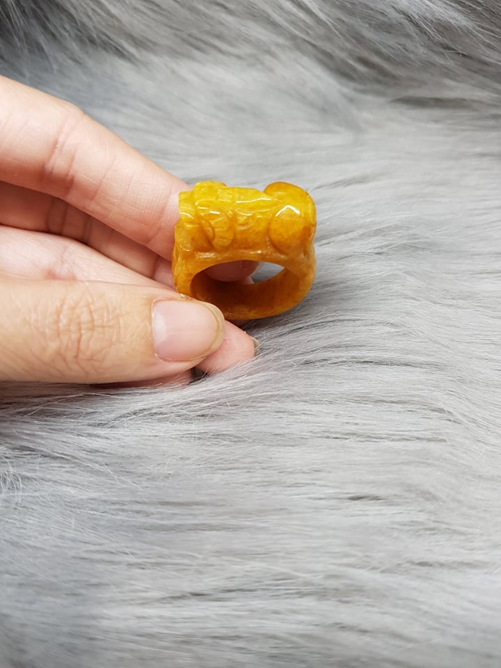Nhẫn đá tỳ hưu ngọc sơn thủy
