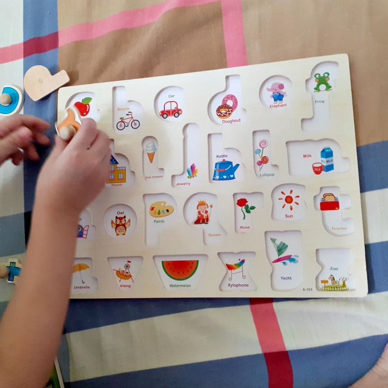Bảng gỗ chữ cái và số dành cho bé mầm non