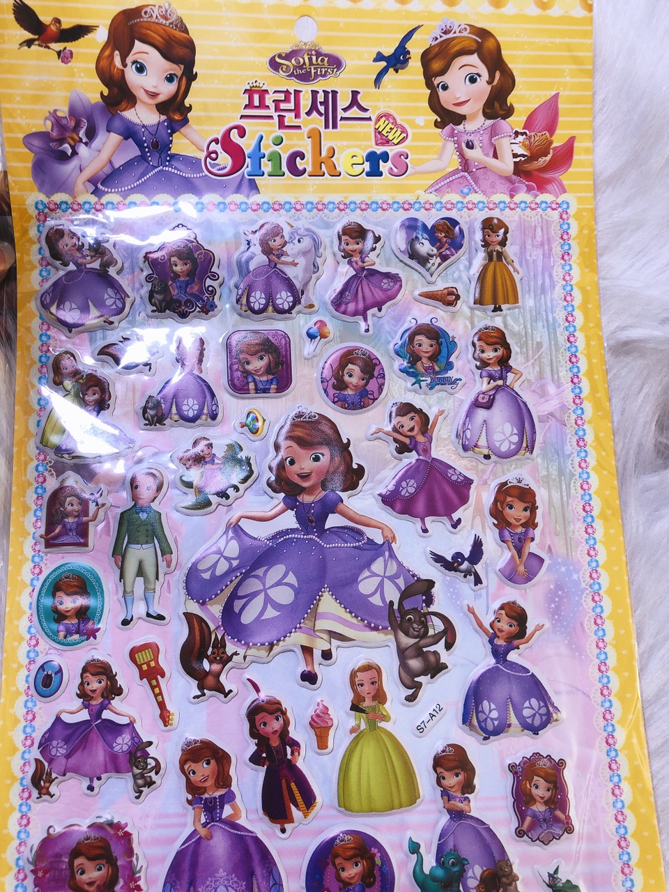 Tấm dán hình sticker mẫu búp bê babie