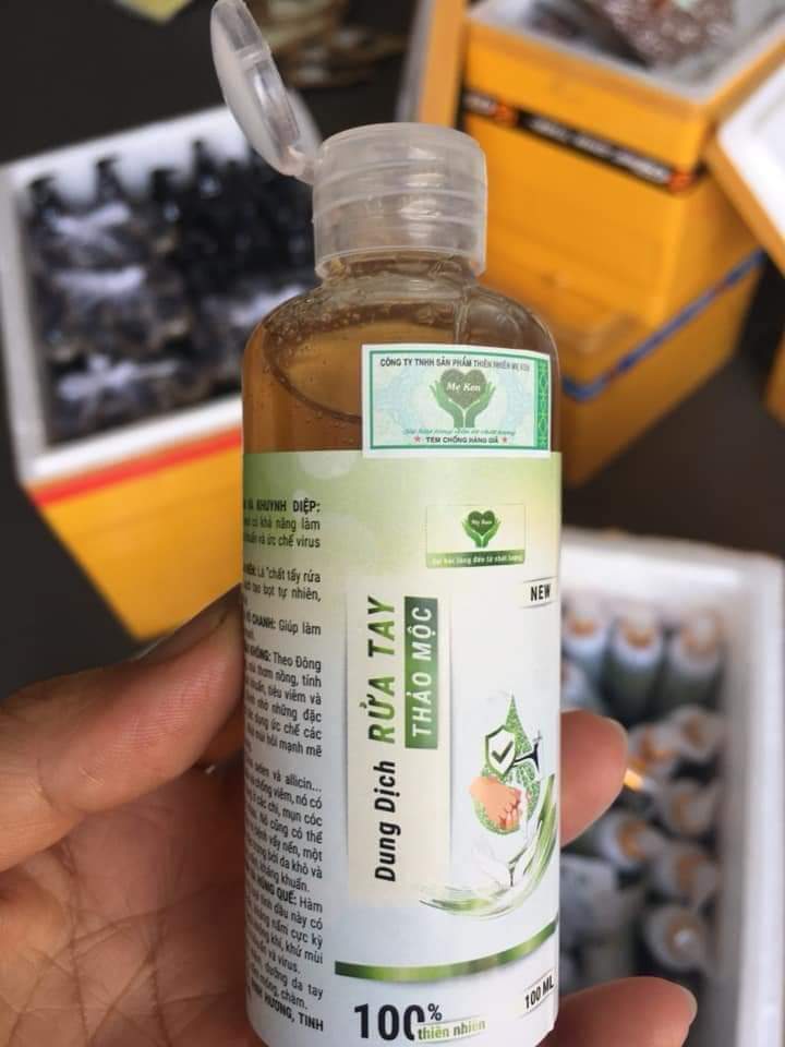 Dung dịch rửa tay thiên nhiên mẹ ken-chai 100ml diệt khuẩn ngừa virut-mua 3 chai tặng ngay 1 lọ 100ml
