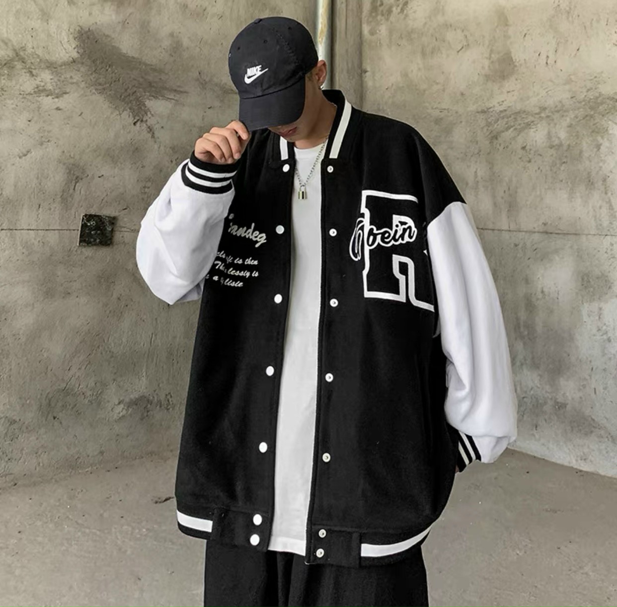 Áo Khoác Kaki in Chữ R Lớn Phối Cúc Kiểu Bomber Thể Thao, Mẫu Mới Hot Trend Mặc 4 Mùa .UT