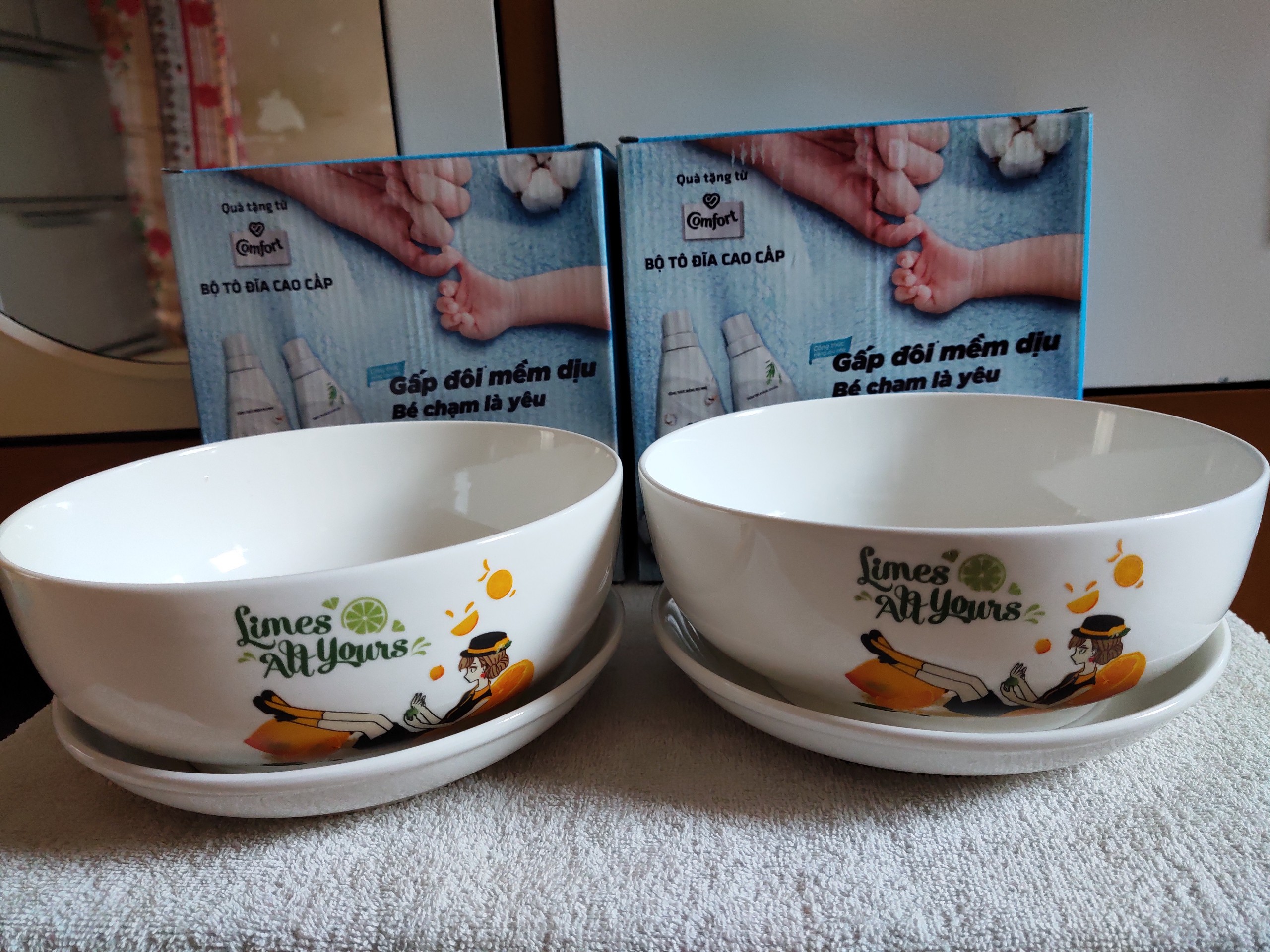 Bộ 2 Tô họa tiết trẻ trung năng động + 2 Đĩa sứ trắng đường kính 18cm Quà tặng từ Unilever Duyenlinh22