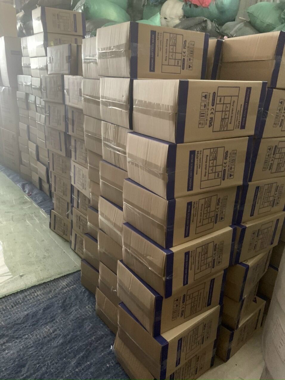 Sỉ 1 thùng khẩu trang kf94 300 chiếc có giấy kiểm nghiệm an toàn