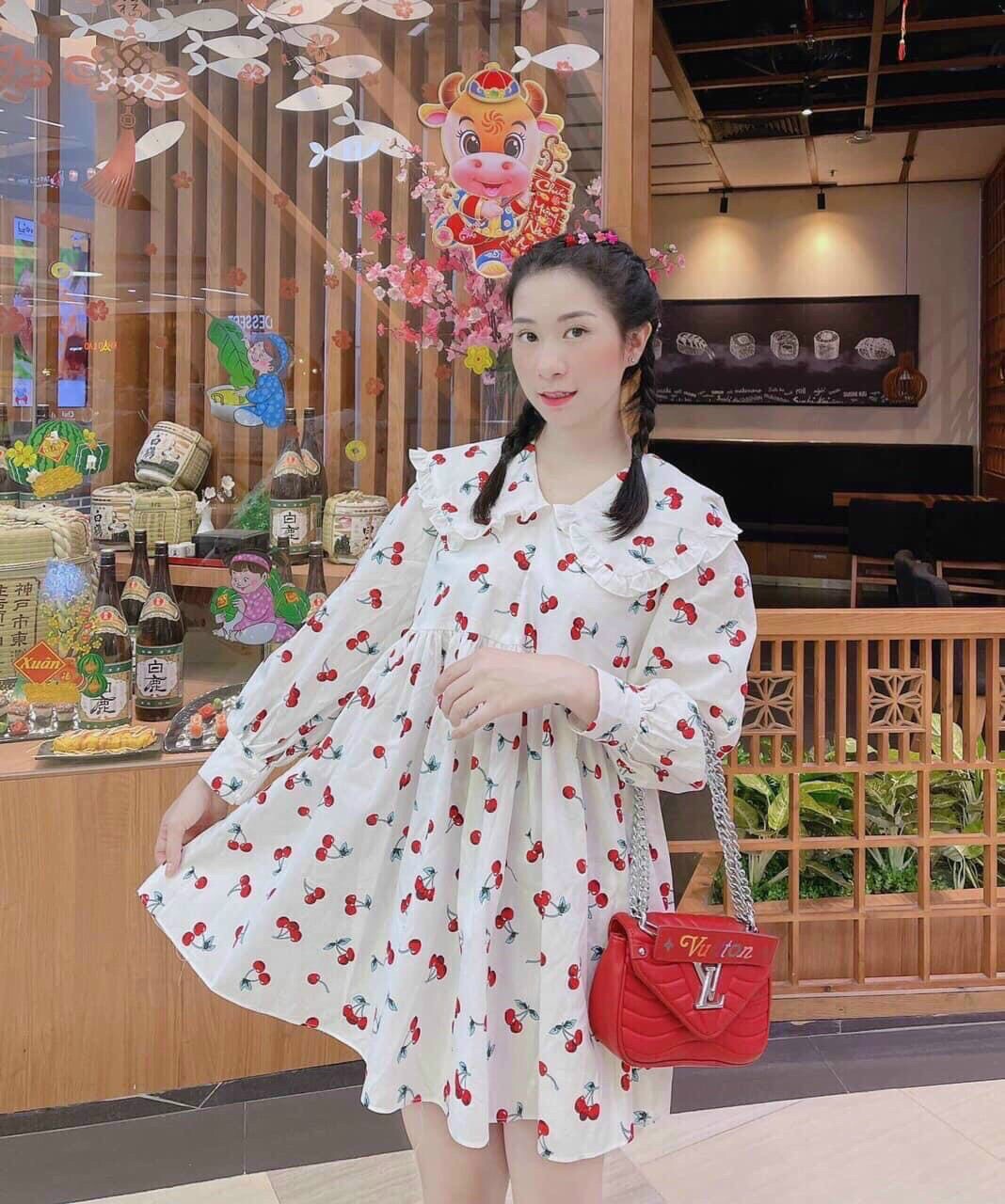 Đầm lụa kate mềm babydoll in trái cherry cổ bèo tây dài màu trắng