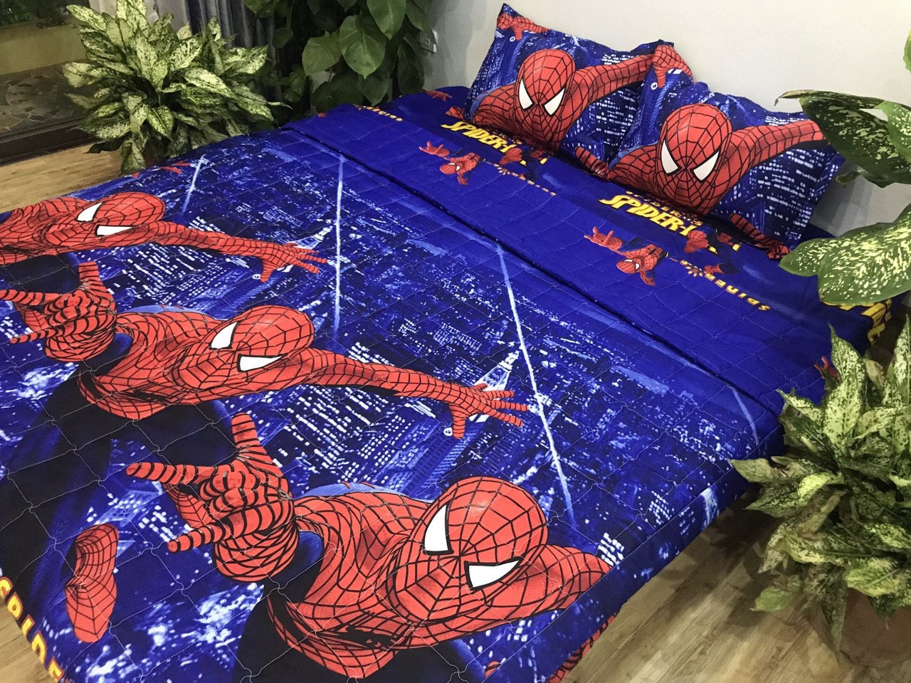Chăn hè thu trần bông 3 lớp cotton poly 1m8x2m mẫu người nhện đỏ