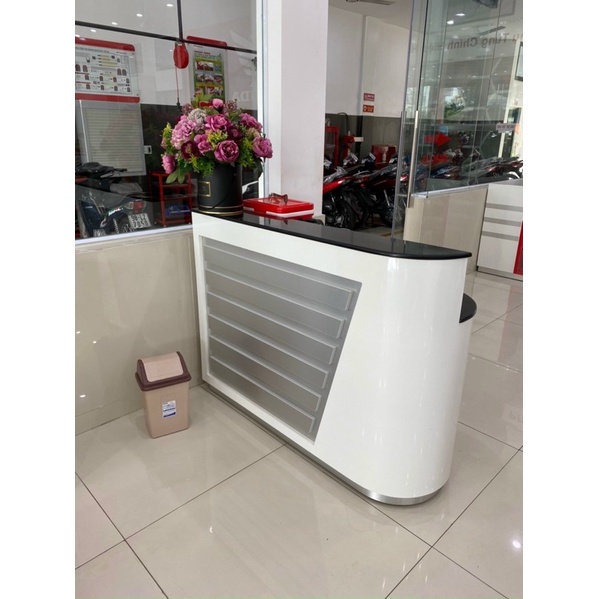 Bàn quầy lễ tân văn phòng, cửa hàng đẹp