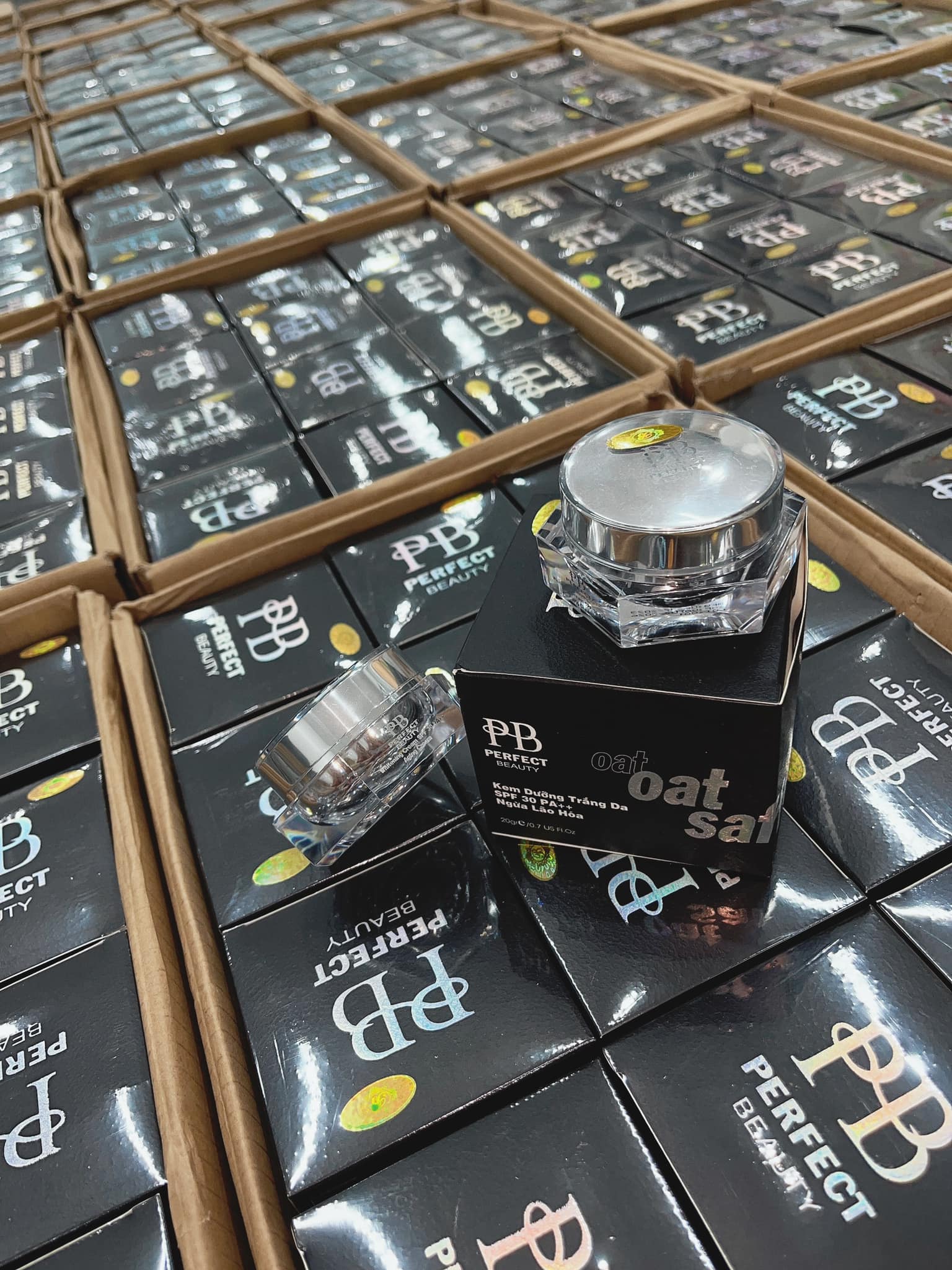 Kem Face cao cấp PB 20g gíup da trắng sáng se khít lỗ chân lông hỗ trợ chống nắng