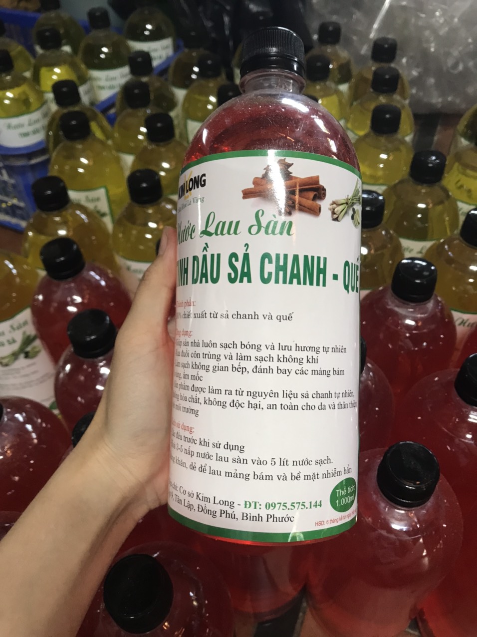 Nước lau sàn tinh dầu sả chanh - quế 1000ml Kim Long không hóa chất