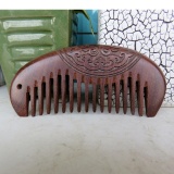 Lược gỗ đàn hương trạm khắc thủ công Mã 1203