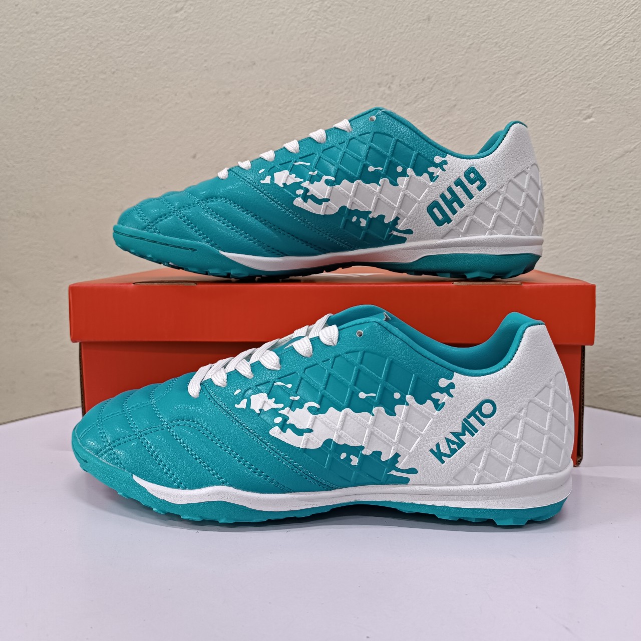 Giày Bóng Đá Kamito QH19