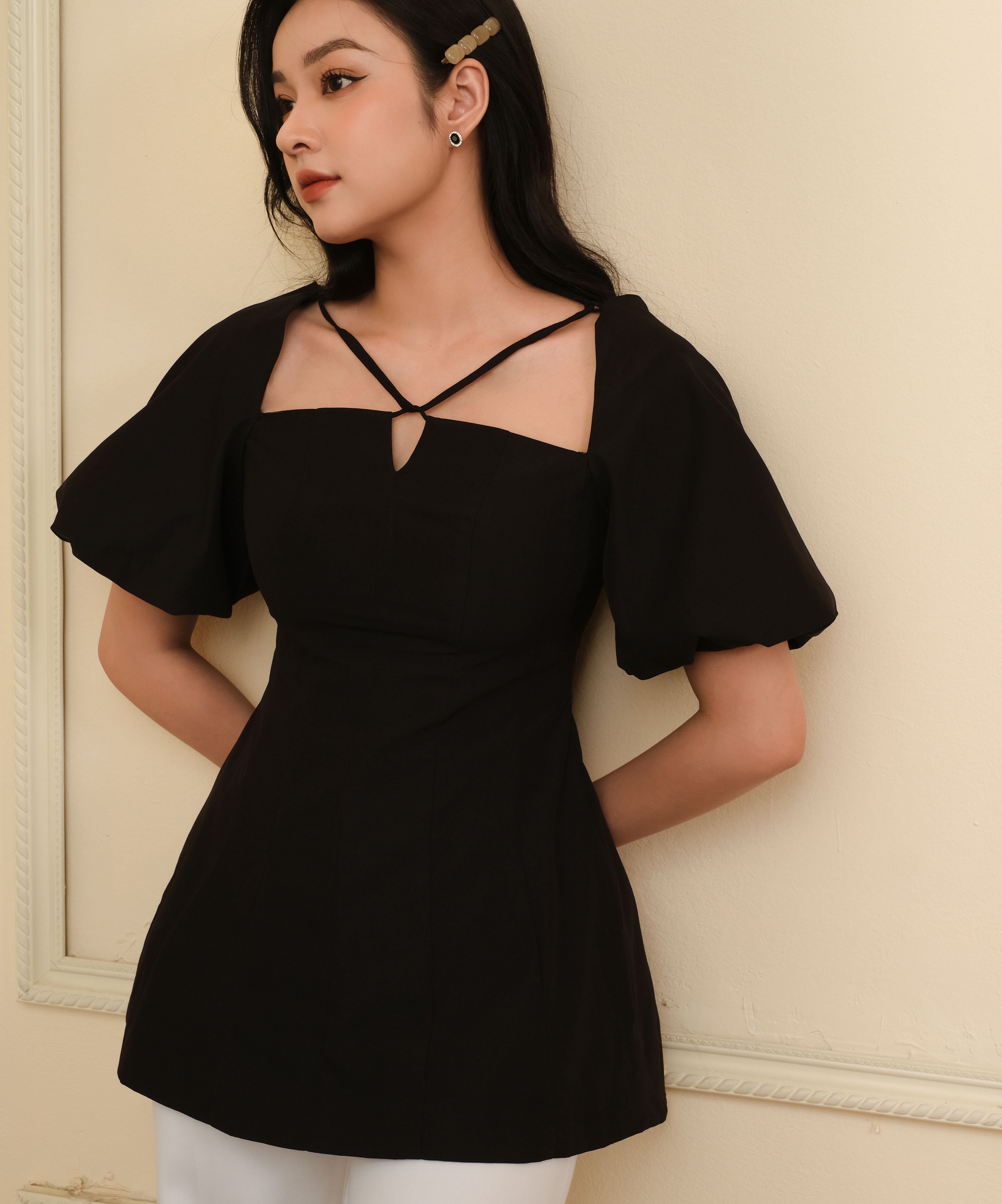 Maiimer - Áo kiểu đan dây cổ màu đen Maris