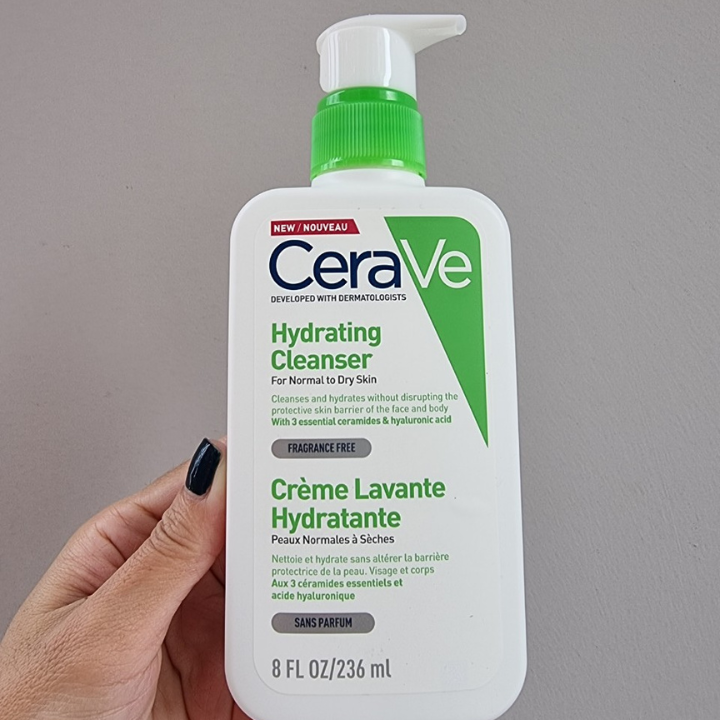 Sữa rửa mặt sạch sâu, dưỡng ẩm cerave 236ml