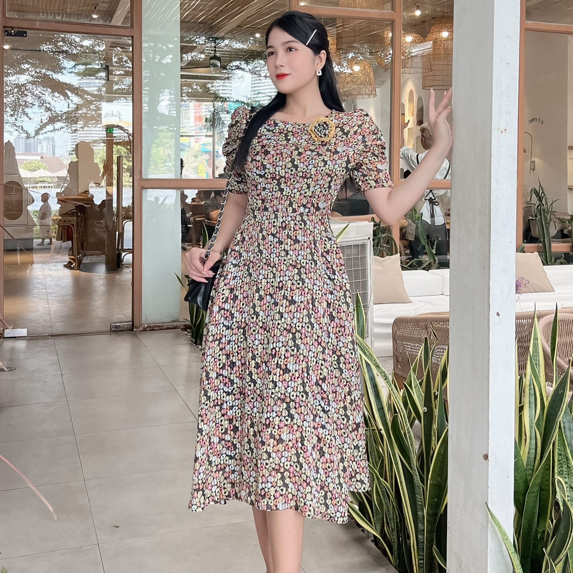 Đầm thiết kế dáng xòe cổ tròn đính hoa ngực K220