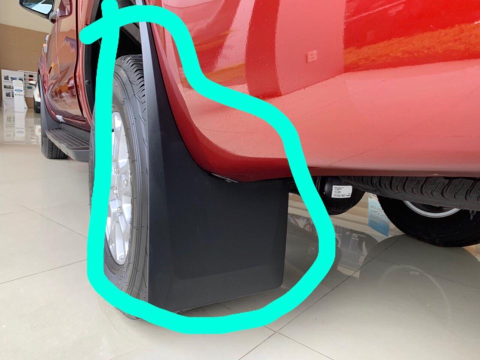 Bộ 2 chắn bùn sau Ford Ranger từ 2012 đến 2019 bằng nhựa cao cấp có kèm ốc vít