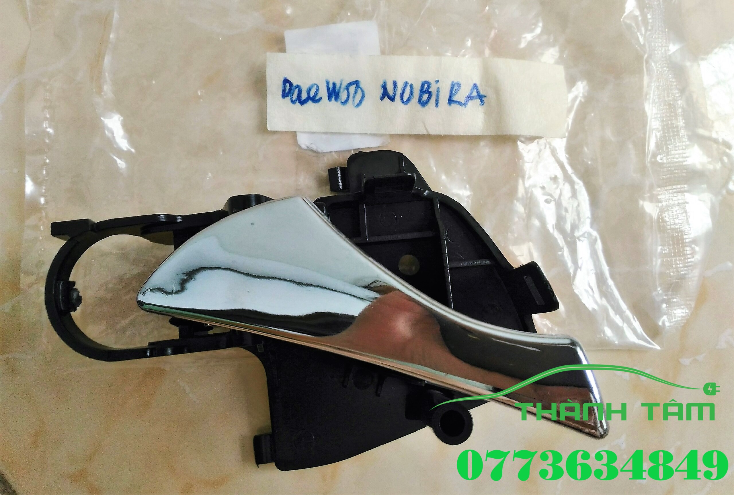 TAY MỞ CỬA TRONG DAEWOO NUBIRA/TAY NẮM CỬA TRONG DAEWOO NUBIRA