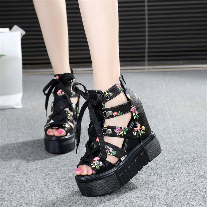Giày Sandal hoa đế xuồng cao 11cm phong cách Hàn Quốc S087D (Đen)