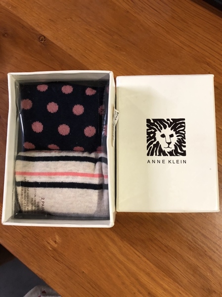 Hộp quà 2 đôi tất nữ Anne klein Gift Box 2-Pack