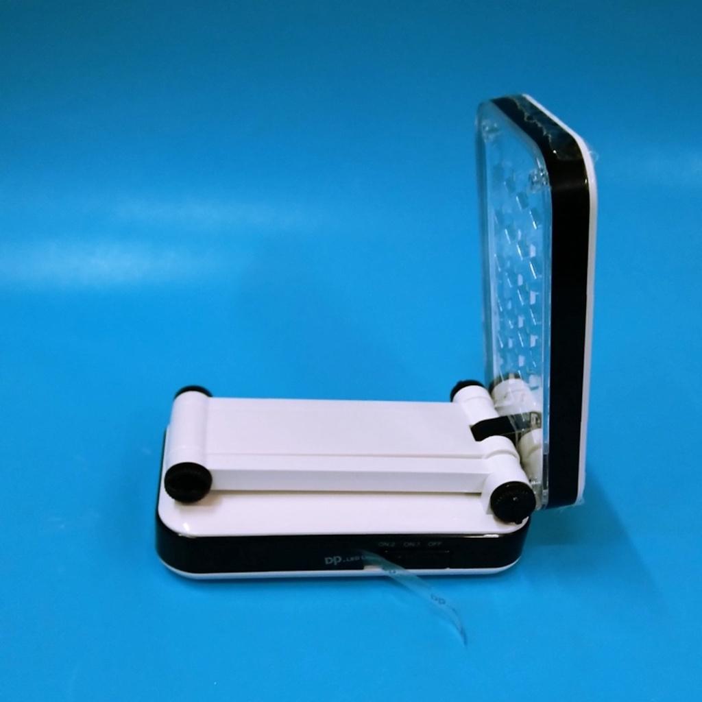 Đèn để bàn sạc pin gấp gọn 24 bóng led dp 666