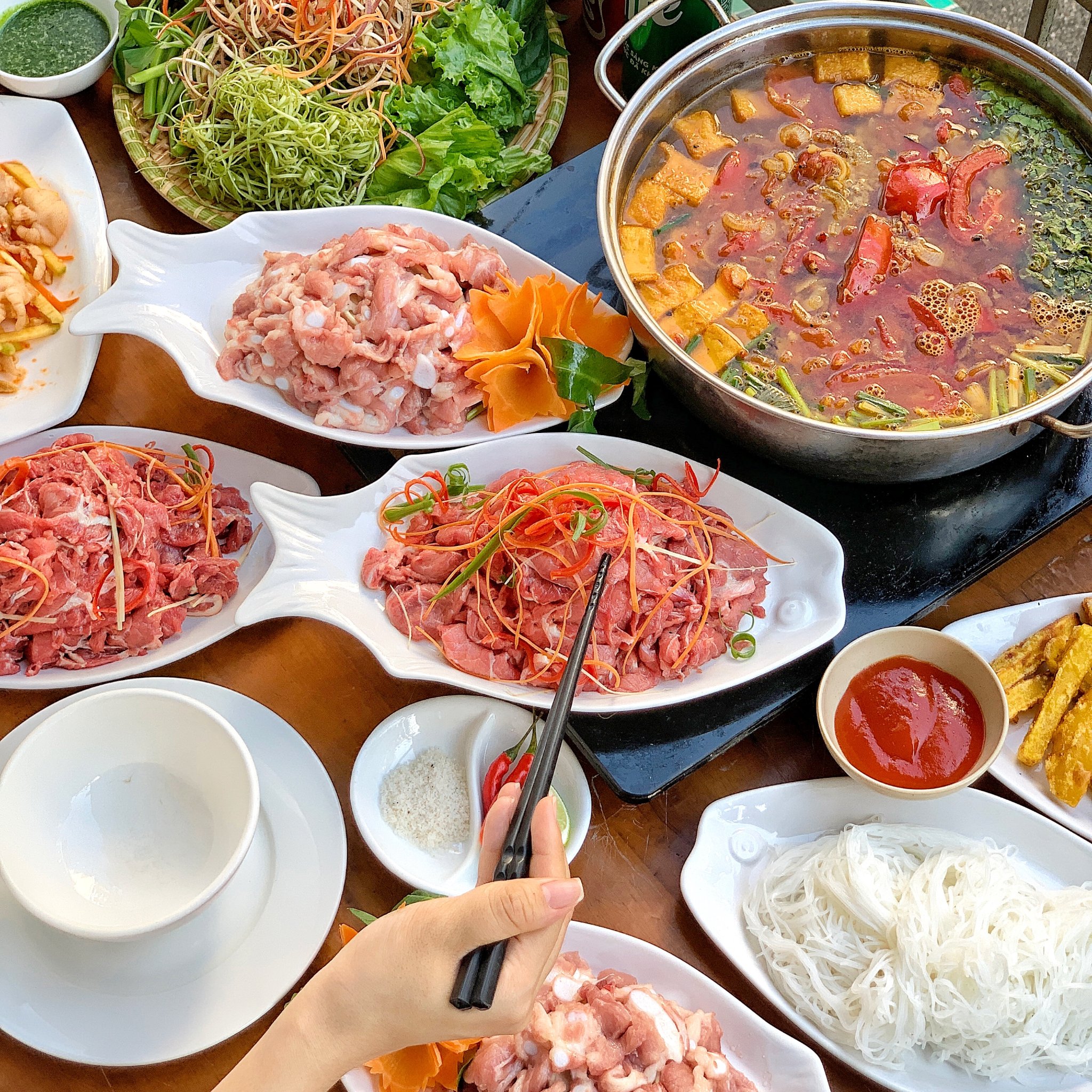 [HCM][HN] e-Voucher Giảm 30% Cho Set Buffet Lẩu Riêu Cua Bò Tại Ẩm Thực Hoàng