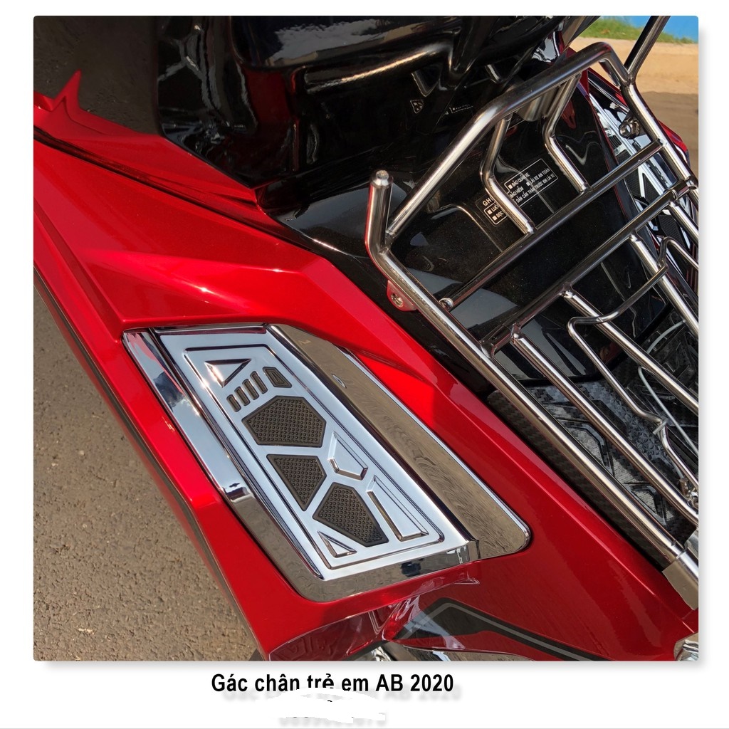 Ốp Gác Chân Trước Em Bé Xe Air Blade 2020 Inox Đẳng Cấp
