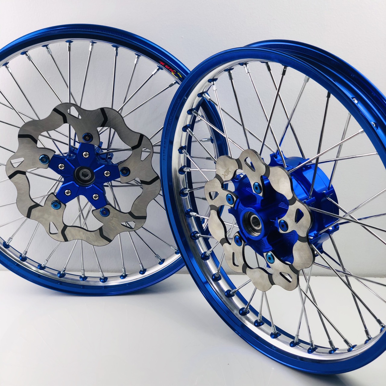 Bộ bánh căm đùm khế exciter 150/ ex155 lắp sẵn như hình, gắn như zin