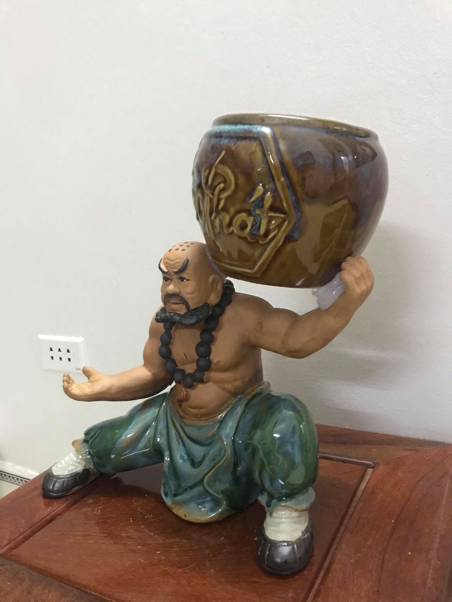 Chậu tượng la hán tay ngang - men màu