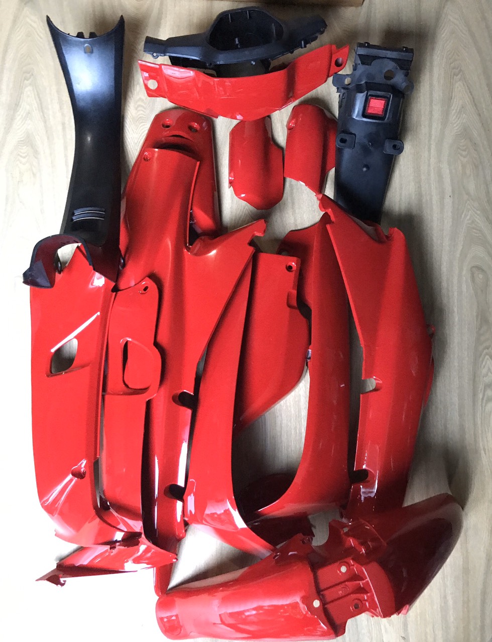 DÀN ÁO WAVE ĐỎ TƯƠI NHỰA GHI LOẠI TỐT:WAVE CŨ,WAVE A 2002-2008,WAVE ZX,WAVE 110,WAVE THÁI