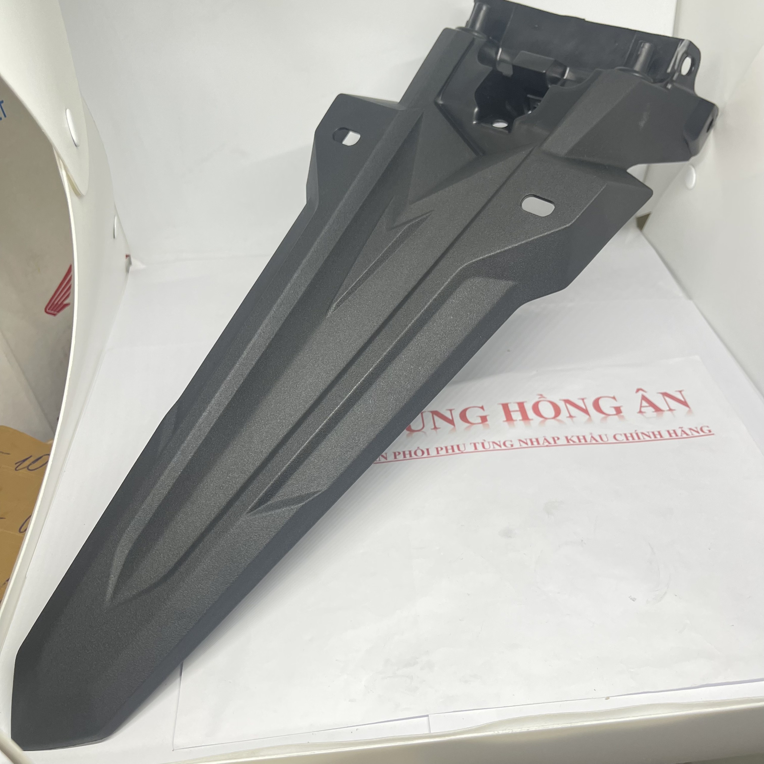 Dè sau biển số/đuôi dè sau sonic 150r nhập khẩu chính hãng honda indonesia - pt hồng ân