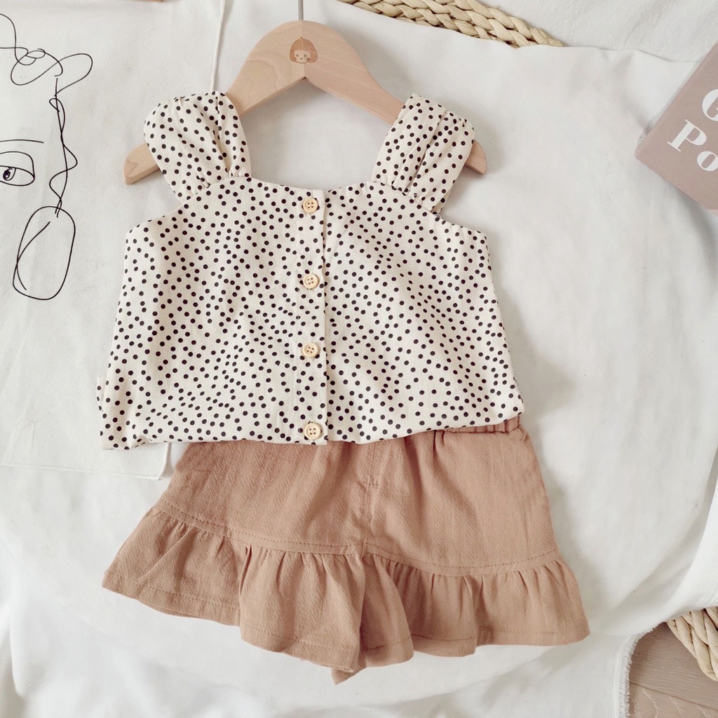 Bộ đồ cho bé; Set đồ bé gái áo chấm bi + quần sooc chất đũi mềm mát
