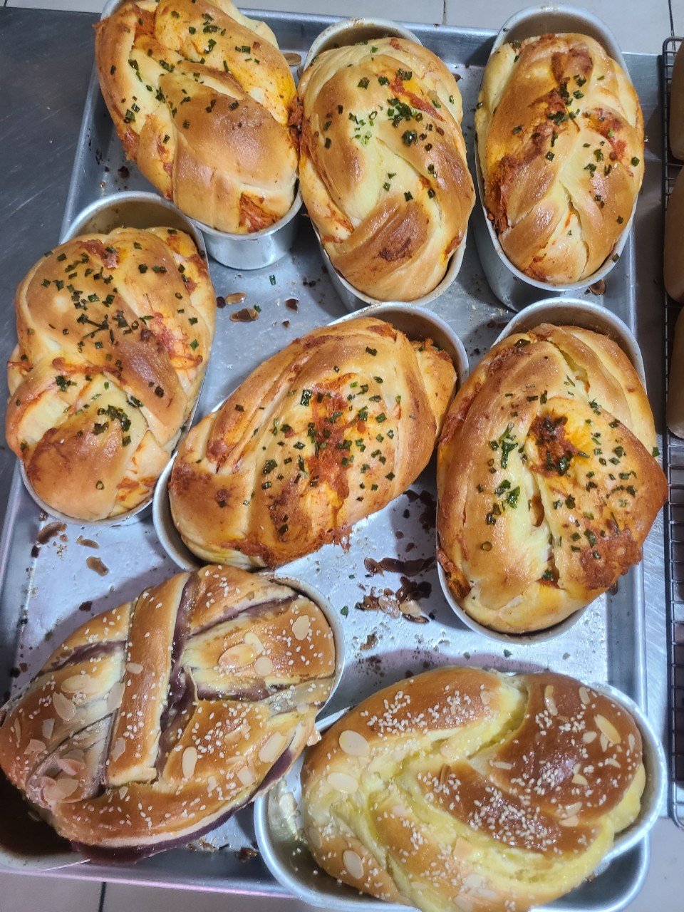 Bánh mì hoa cúc đậu đỏ - 350gam