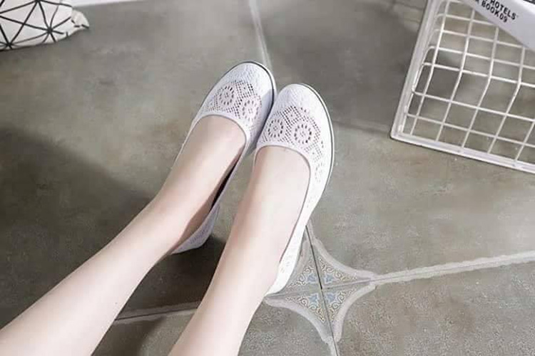 Giày lười nữ vải ren đế cao su mềm cao 3p