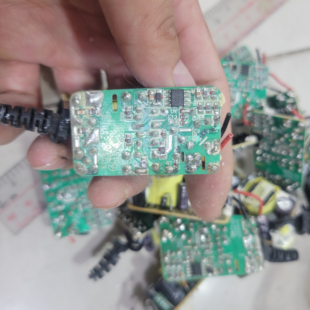 Nguồn 5v 1A không vỏ hàng bãi tháo máy