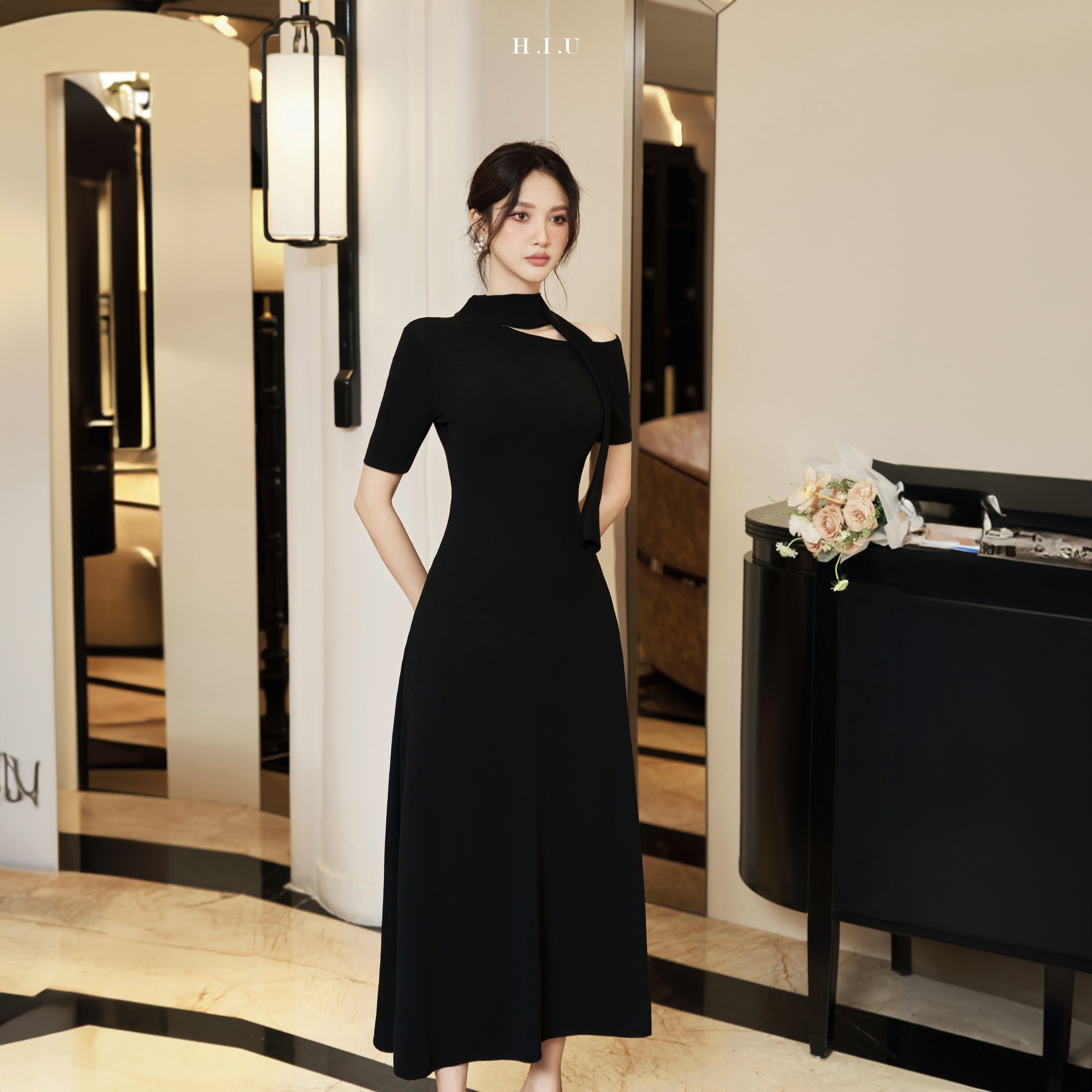 Váy nữ dáng dài Knes Dress cổ cut out H.I.U Fashion , thun kiểu midi ôm body co dãn 3 chiều HIU design
