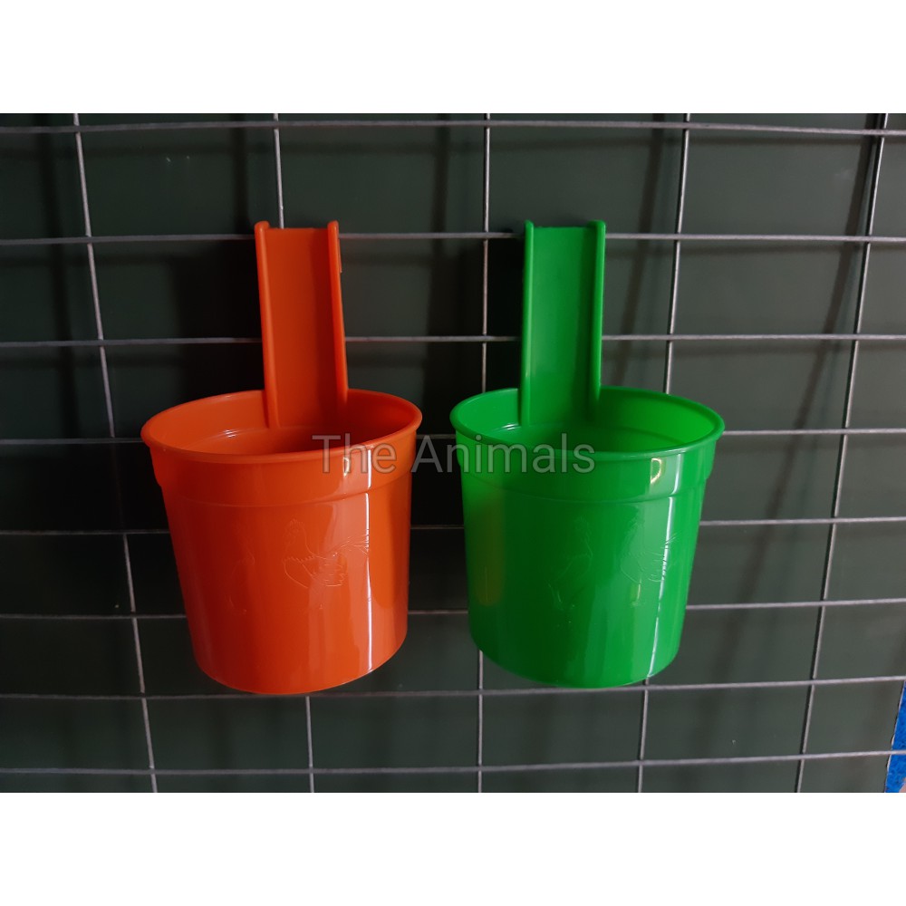 [HCM]Máng ăn cho gà chim - Quặng ăn cho gà nòi chim - Gáo ăn cho gà tre chim (lớn)