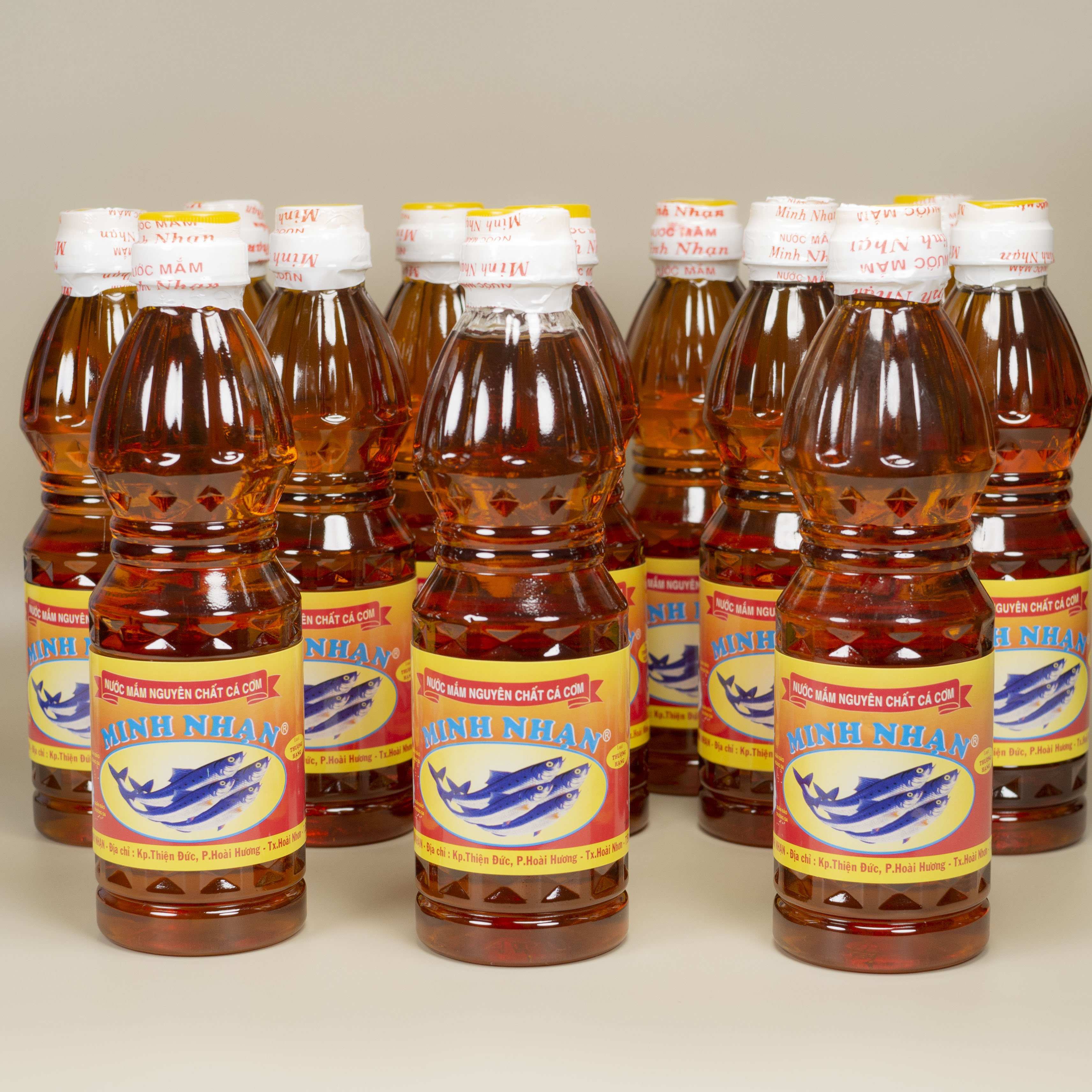 Nước mắm nhỉ nguyên chất truyền thống Minh Nhạn Bình Định thùng 12 chai độ đạm 25