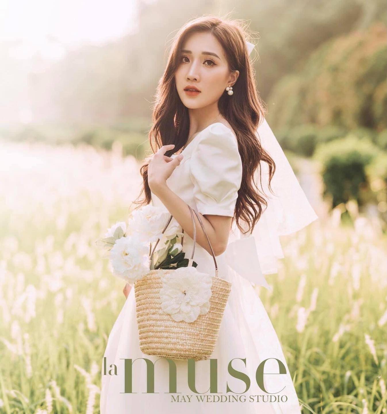 Giỏ cói vintage đính hoa nổi chụp hình cực xinh