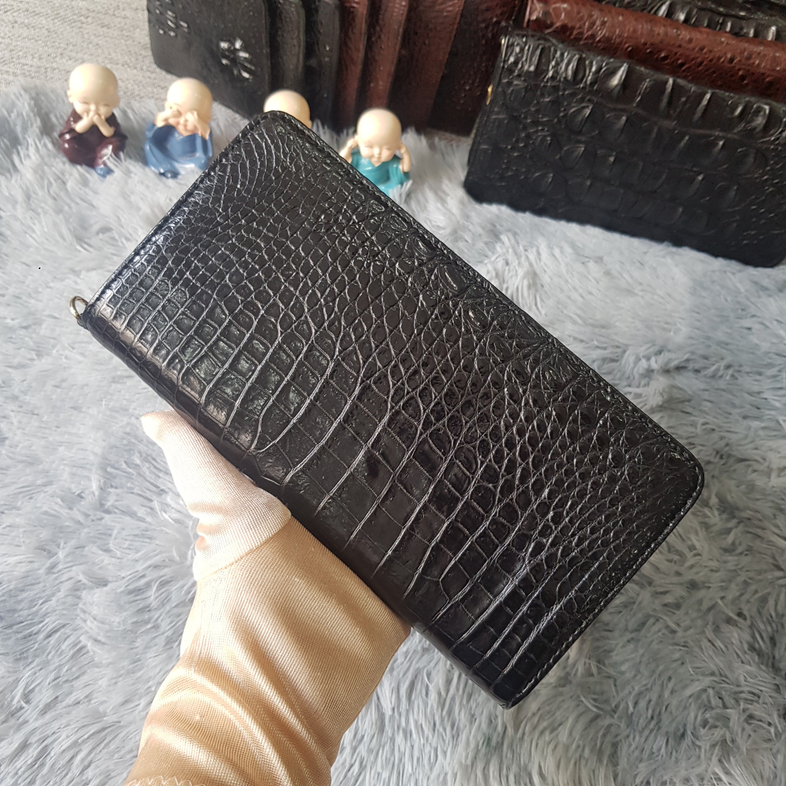Ví cầm tay cá sấu nữ/nam | ví clutch da cá sấu da bụng một khóa | màu đen | bảo hành 24 tháng.