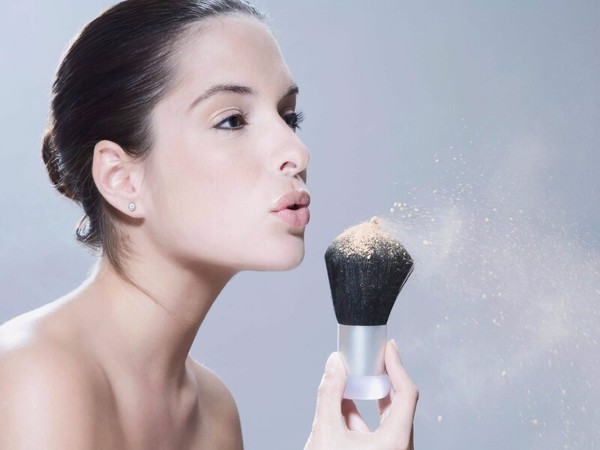 Phấn Phủ Thorakao Two Way Cake Trang Điểm Siêu Mềm Mịn Trắng Da 9g