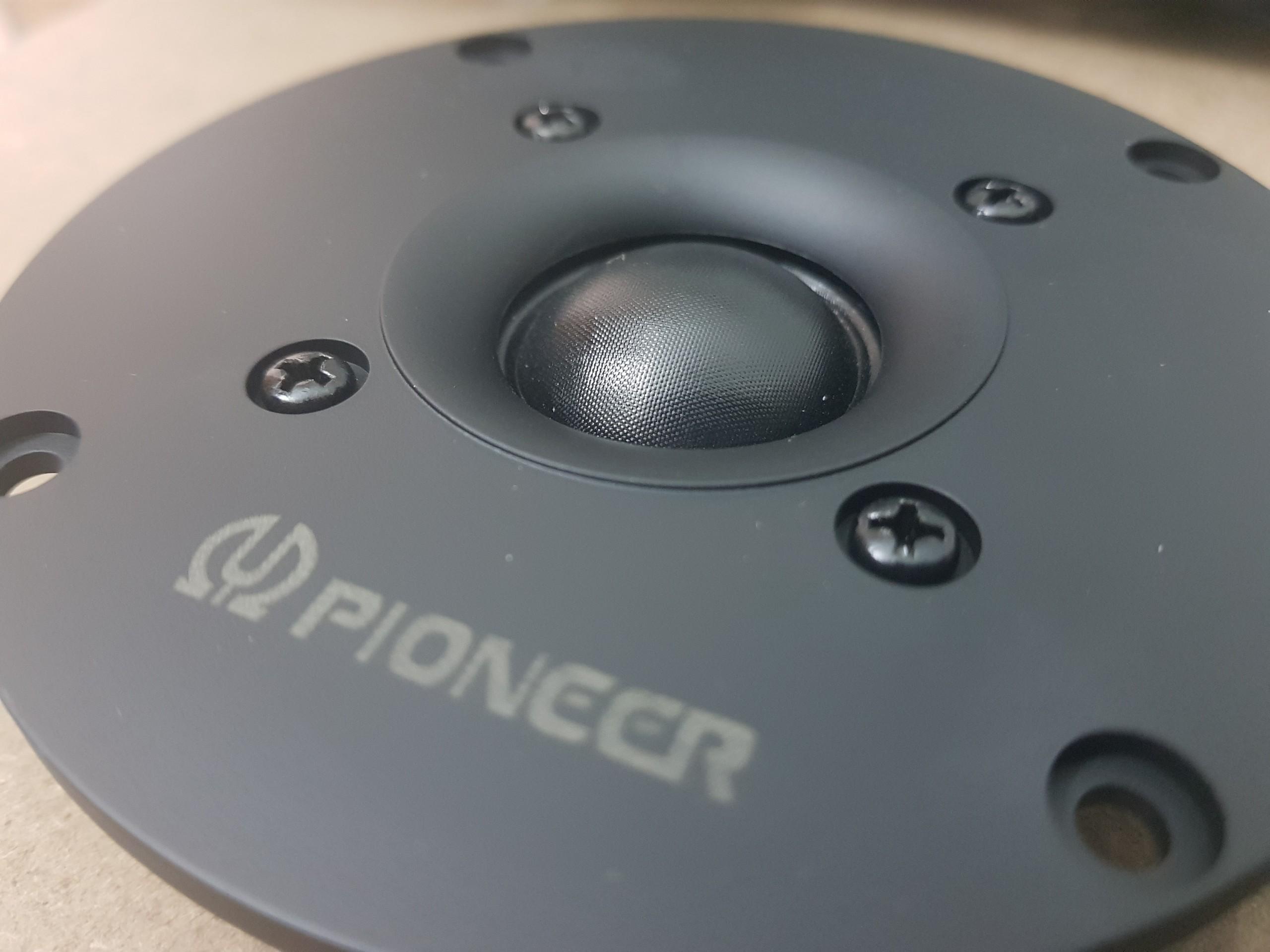 Đôi loa trép Pioneer màng lụa
