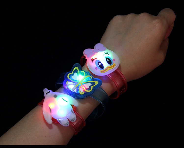 VÒNG ĐEO TAY LED PHÁT SÁNG HÌNH THÚ SIÊU ĐÁNG YÊU CHO BÉ