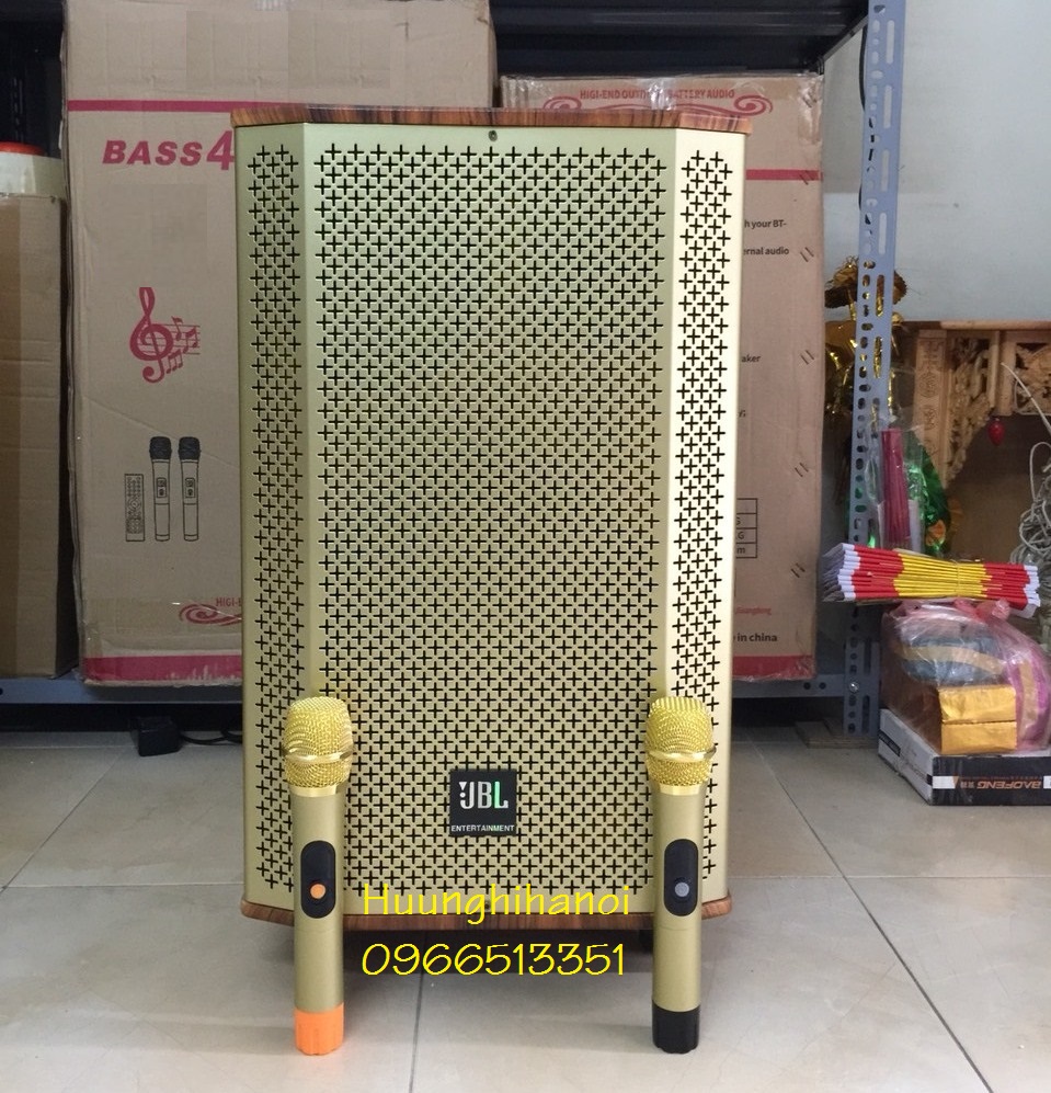 Loa di đông karaoke hát hay giá rẻ. Loa kéo karaoke công suất lớn, tiếng bass sâu, uy lực, 2 micro kim loại, chống hú rít. Hát, nghe nhạc hay