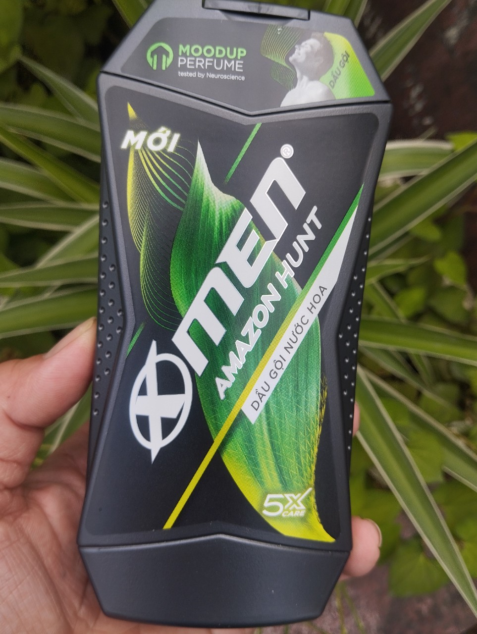 Dầu gội Xmen Amazon Hunt 150g - Công nghệ mùi hương giúp tinh thần phấn chấn