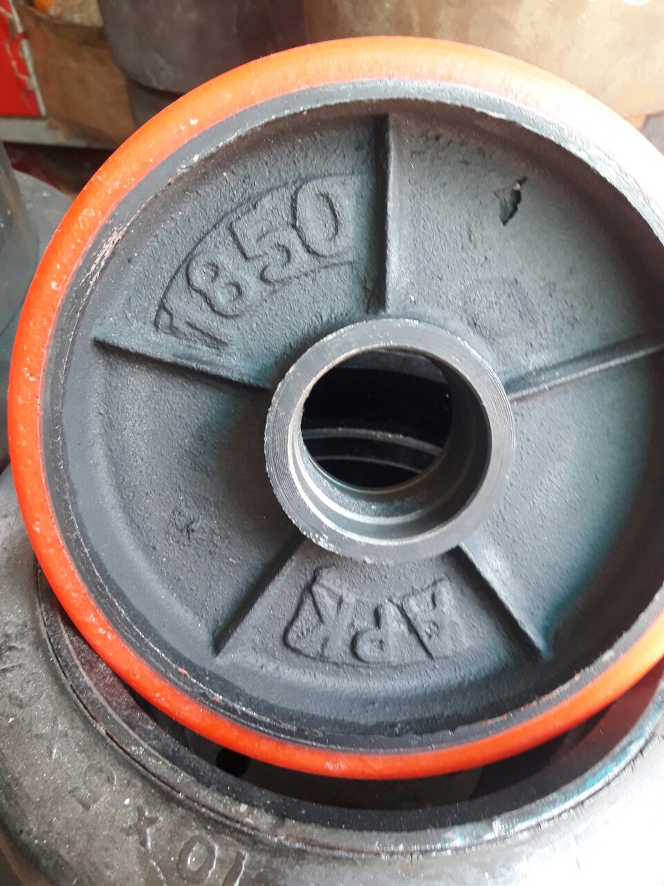 [HCM]Bộ 2 cái Bánh xe nâng tay lõi gang thép PU180x50mm